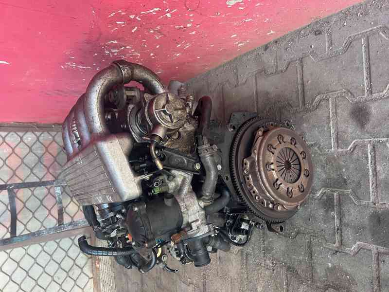 Motor 1,9D 50KW DJY Peugeot Citroen kompletní - foto 3