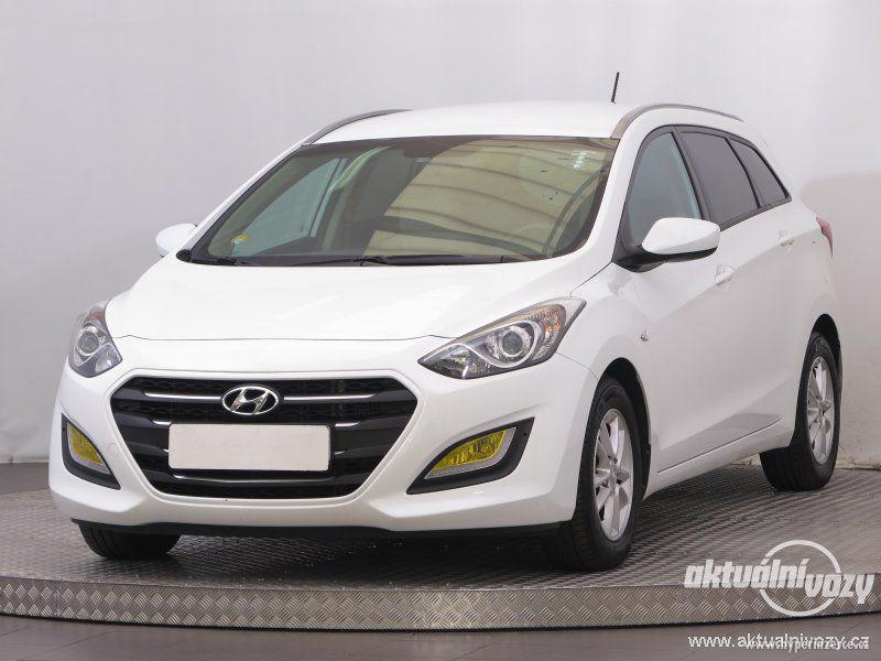 Hyundai i30 1.6, nafta, rok 2015 - foto 1