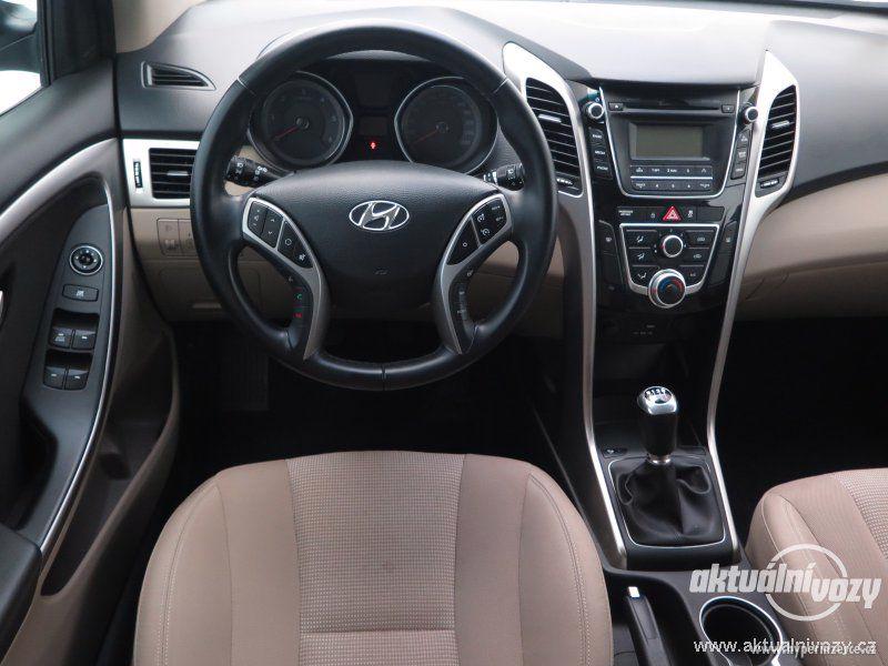 Hyundai i30 1.6, nafta, rok 2015 - foto 20