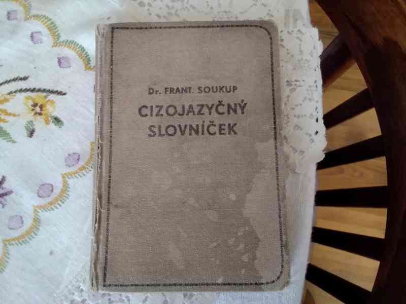 starý "Cizojazyčný slovníček A-Z"