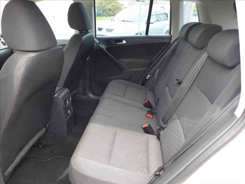Volkswagen Tiguan 2,0 TDi DIGI AC, PDC, 1.MAJ - foto 6