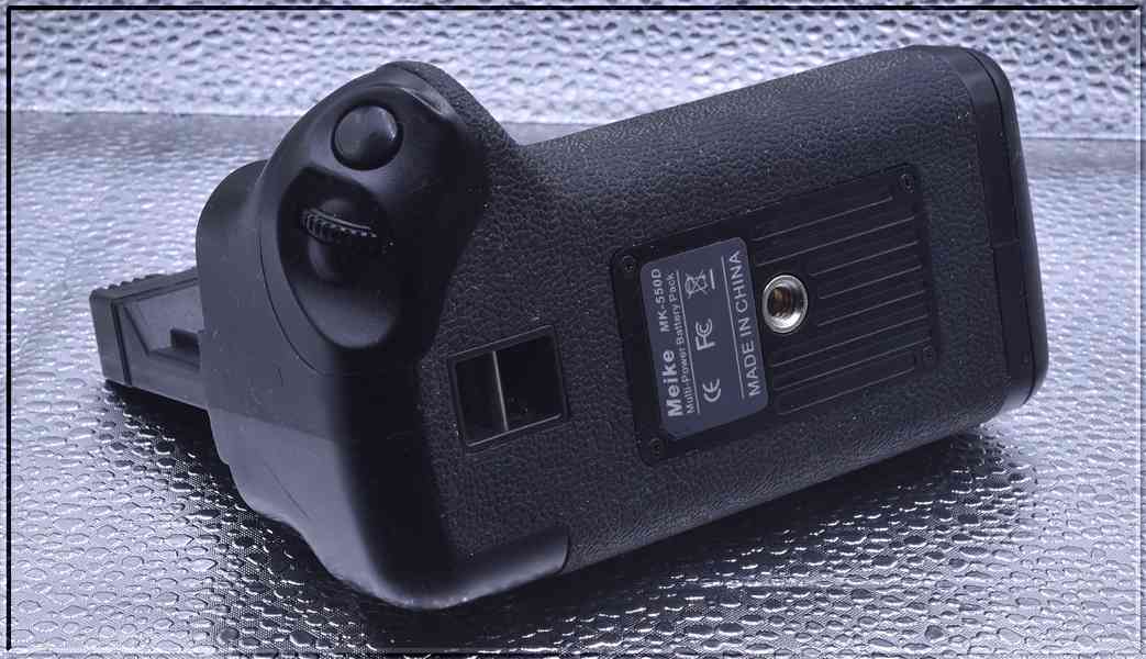 Meike MK-550D *Bateriový grip pro Canon EOS 550D/600D/650D.. - foto 6