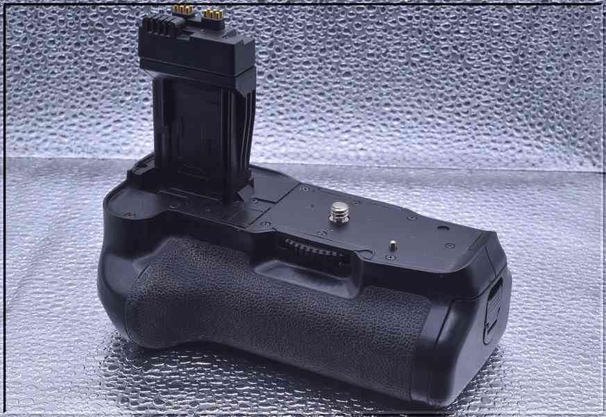 Meike MK-550D *Bateriový grip pro Canon EOS 550D/600D/650D.. - foto 5