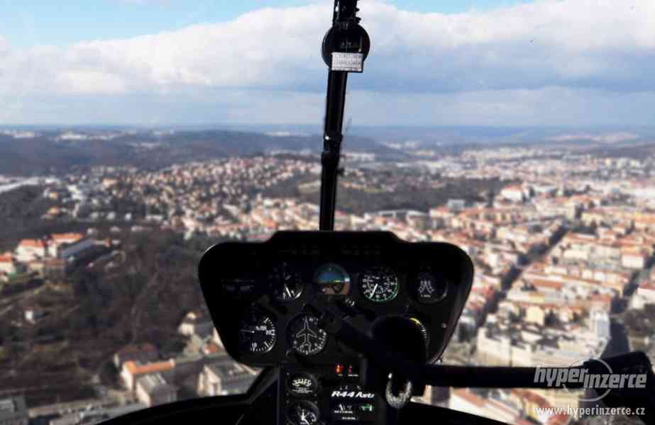 Romantický vyhlídkový let vrtulníkem pro 2 nad Brnem - foto 3