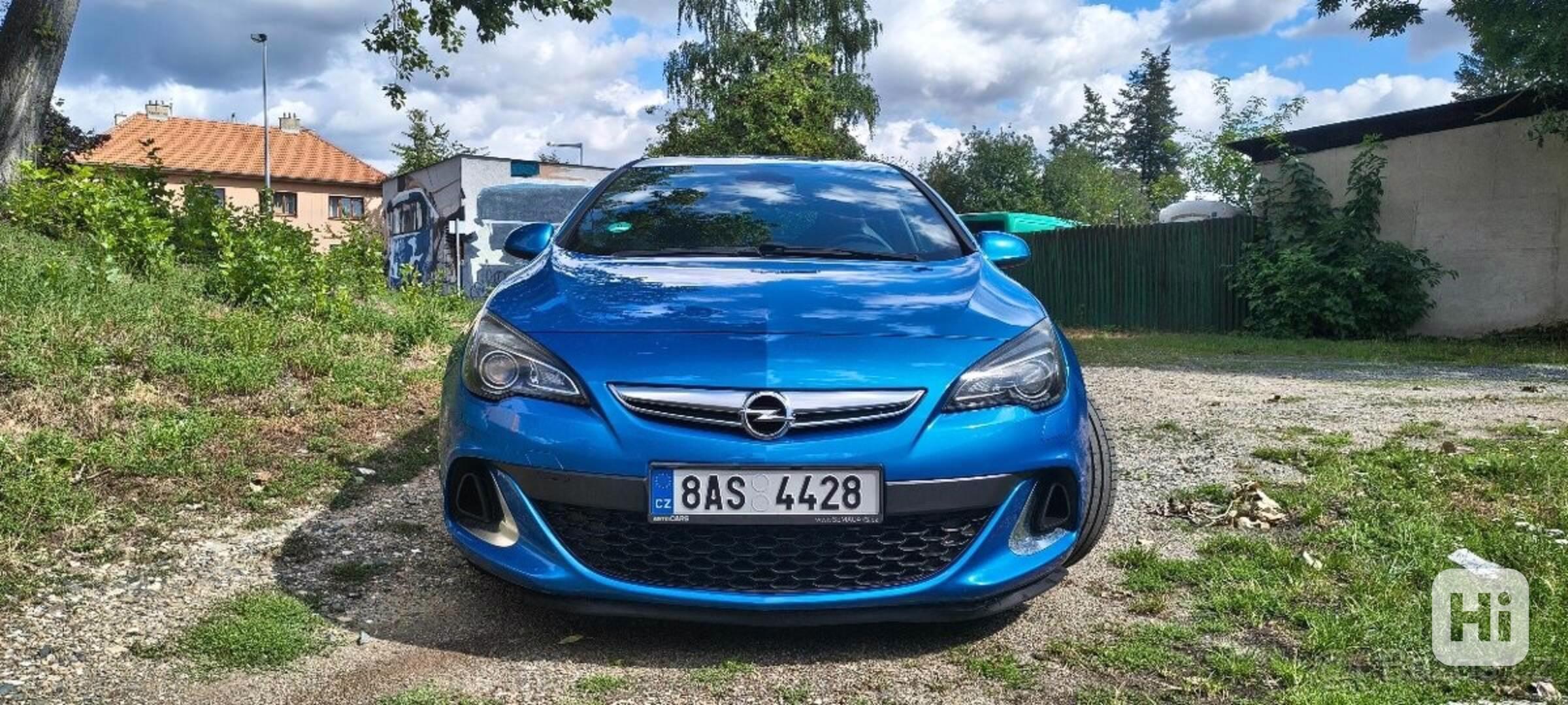 Opel Astra OPC - foto 1
