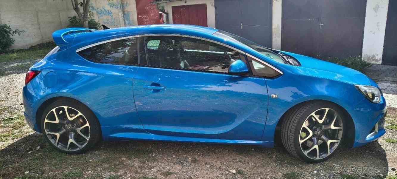 Opel Astra OPC - foto 2