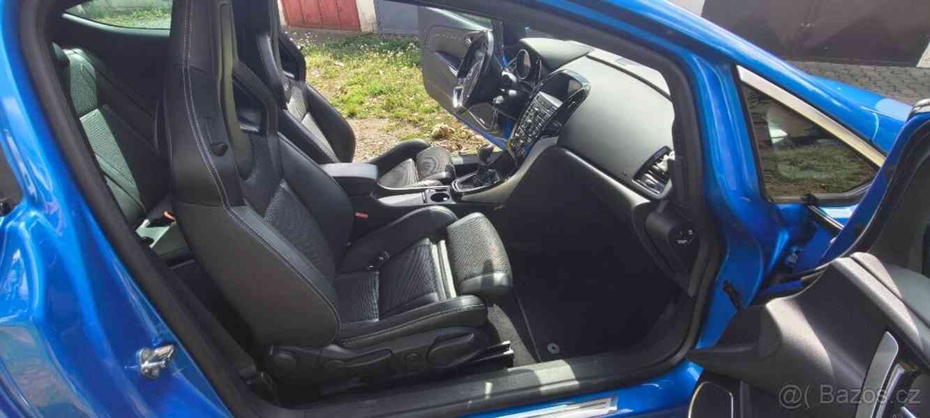 Opel Astra OPC - foto 6
