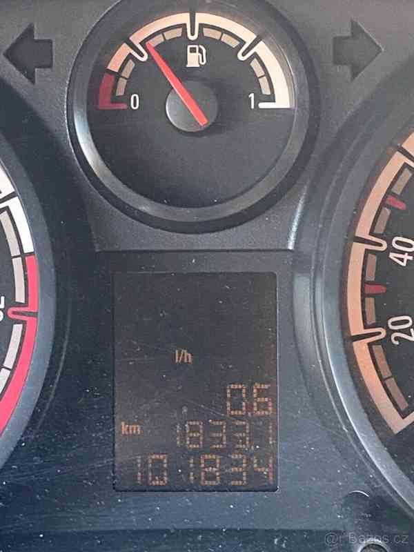 Opel Corsa 1,2   D - foto 3