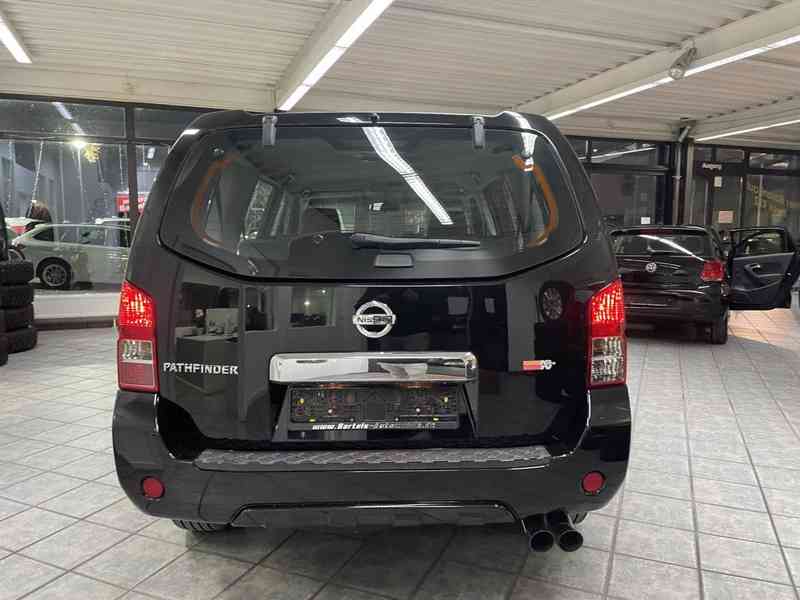 Nissan Pathfinder 2.5 dCi 4x4 140kw - foto 14