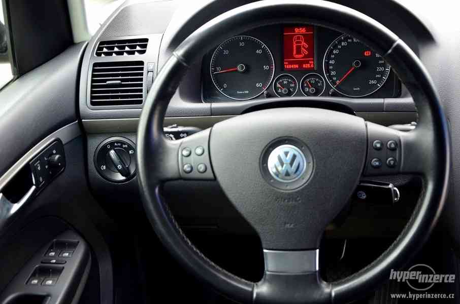 VW TOURAN 1,9 TDI HIGHLINE/UNITED- 7 míst, NAVI, DVD, KAMERA - foto 7