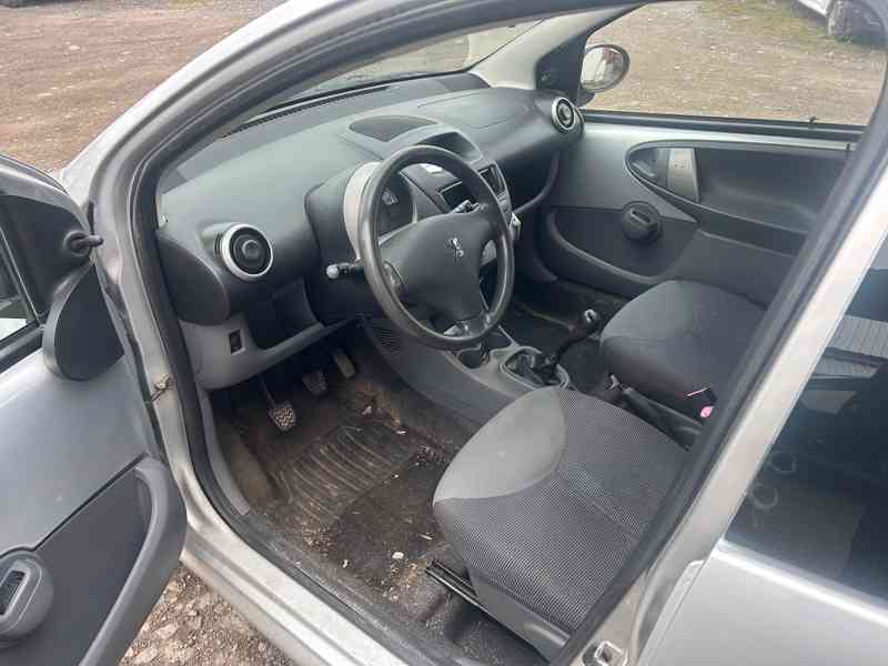 Peugeot 107 1,0i 50KW 1KR prodám náhradní díly - foto 5