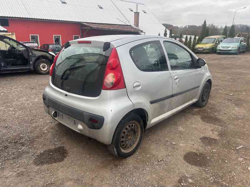 Peugeot 107 1,0i 50KW 1KR prodám náhradní díly - foto 3