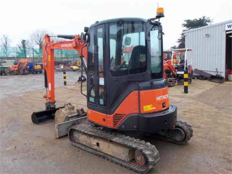  2011 Hitachi ZX38U  - foto 2