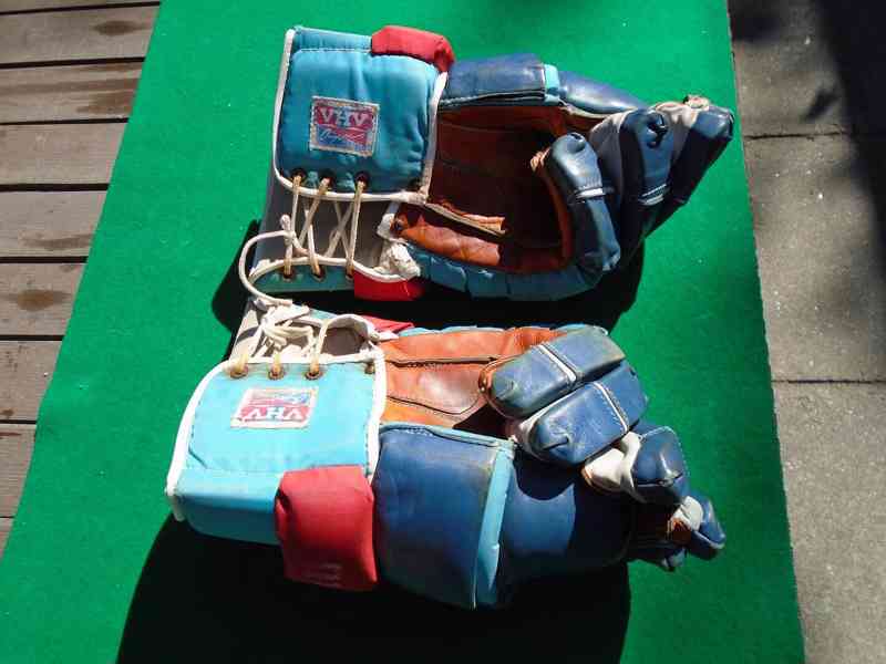 Retro hokejové hokej rukavice VHV Opus Praha 80.roky pěkné - foto 6