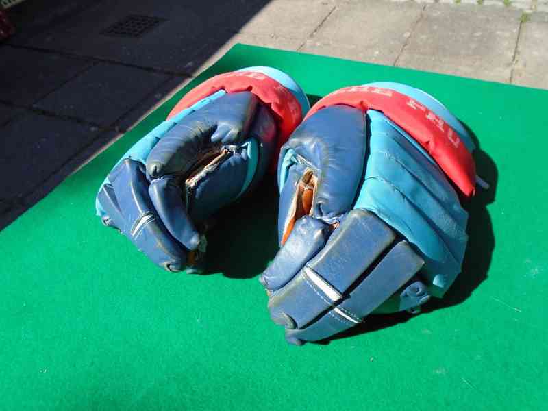 Retro hokejové hokej rukavice VHV Opus Praha 80.roky pěkné - foto 4