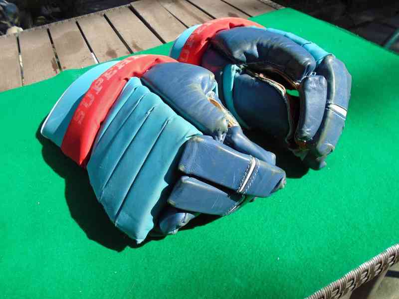 Retro hokejové hokej rukavice VHV Opus Praha 80.roky pěkné - foto 5