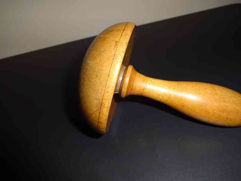 Šicí strojek a hříbek - foto 6