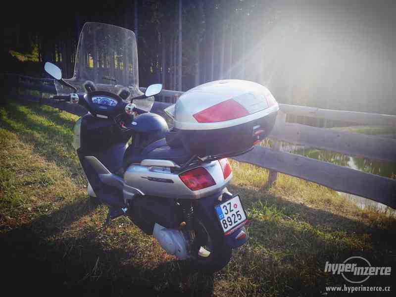 Skútr Yamaha Versity 300 - foto 2