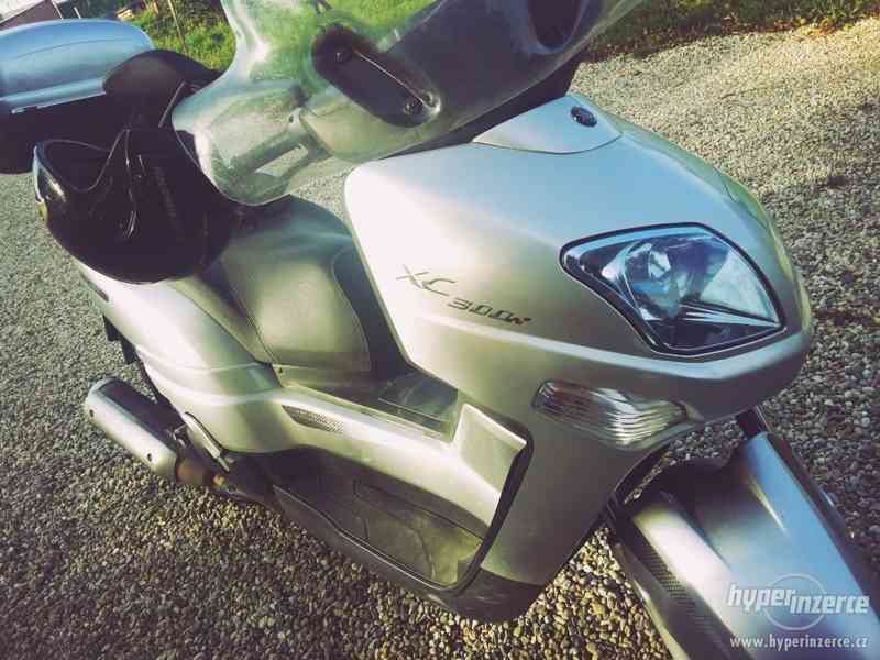 Skútr Yamaha Versity 300 - foto 4