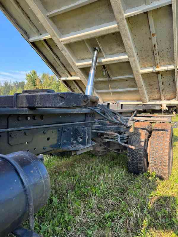 DAF Třístranný sklápěč + Hydraulická ruka - foto 6