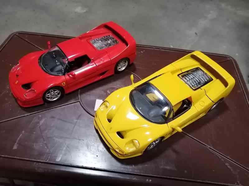 Bburago Ferrari F50, 1:18 červené - foto 2
