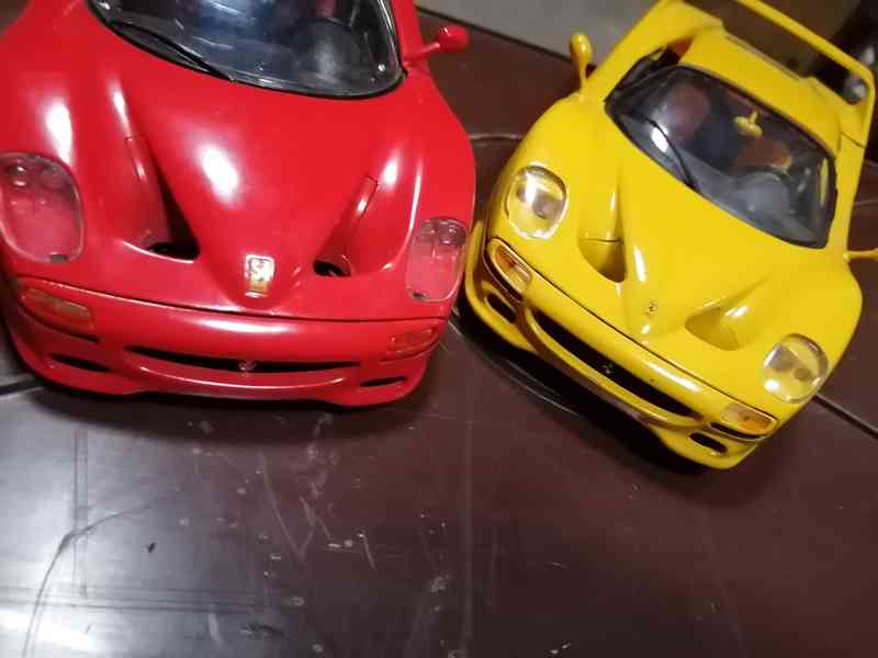 Bburago Ferrari F50, 1:18 červené - foto 4