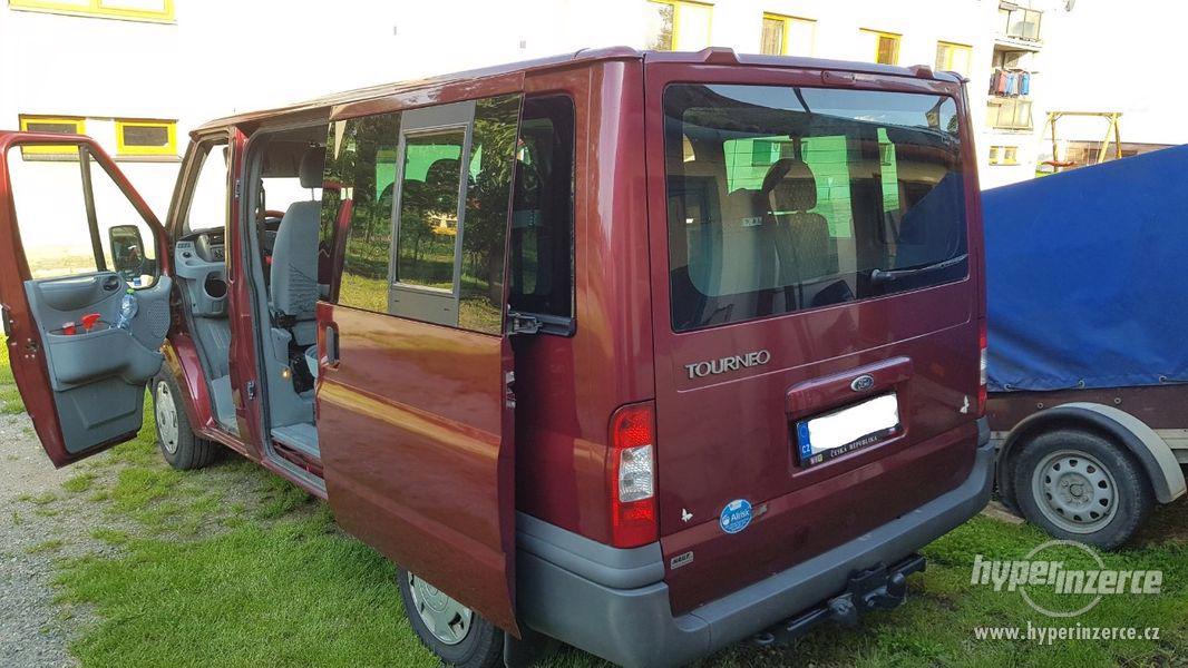 Ford Tourneo 2,2 81kW - foto 4