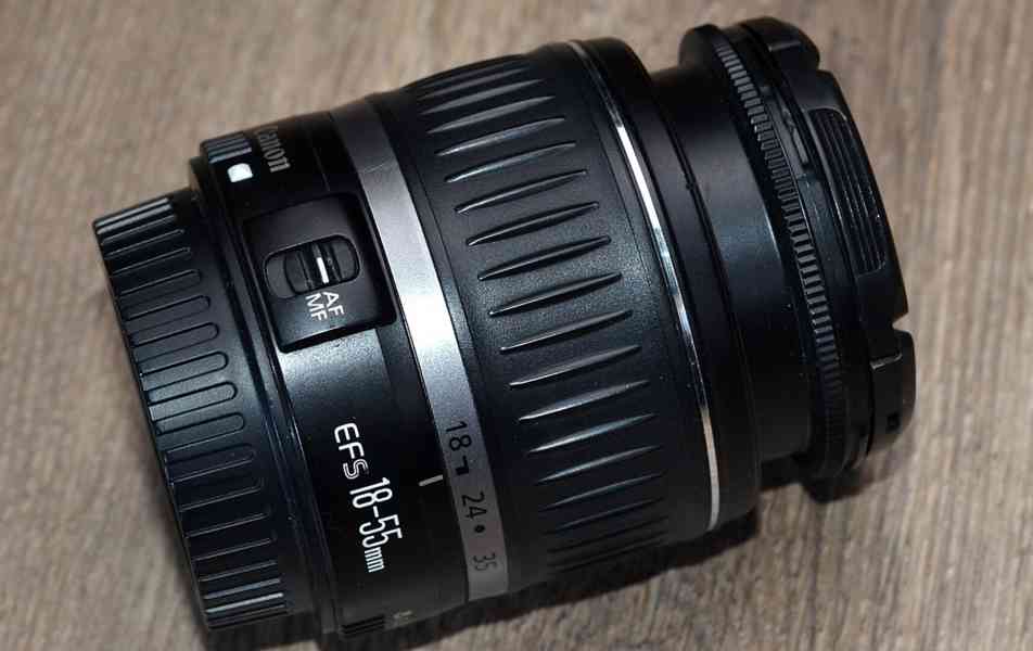 Canon EF -S 18-55mm f/3.5-5.6 II  - foto 3