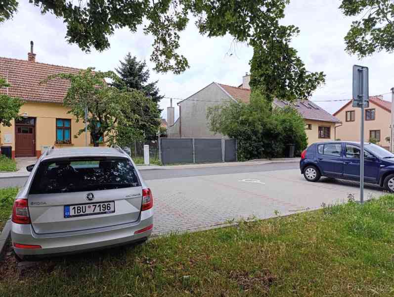 Stavební pozemek se zahradou - foto 8