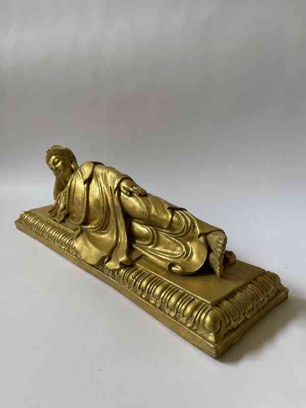Ležící Buddha - socha ve zlatém provedení - foto 2