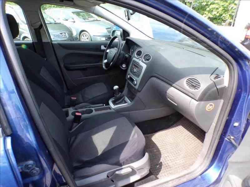 Ford Focus 1,6 16V TAŽNÉ ZAŘÍZENÍ - foto 11