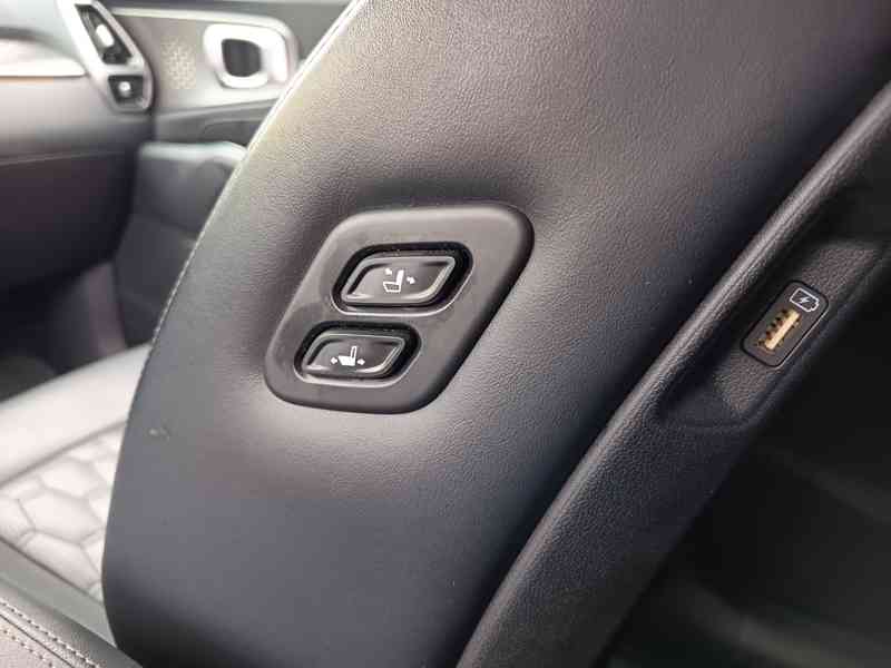 KIA Sorento 2,2CRDI Platinum AWD ČR DPH 7-mistný  - foto 23