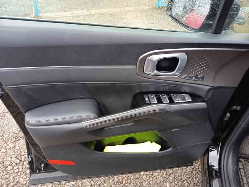 KIA Sorento 2,2CRDI Platinum AWD ČR DPH 7-mistný  - foto 21