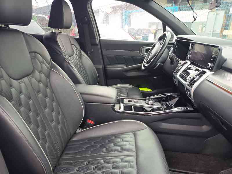 KIA Sorento 2,2CRDI Platinum AWD ČR DPH 7-mistný  - foto 13
