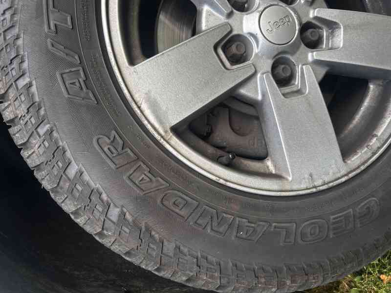 Jeep Commander 3.0 crd - foto 6