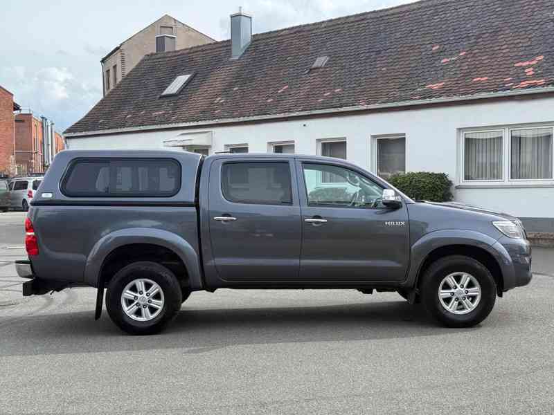 Toyota Hilux 3.0D4D Aut. City 126kw - foto 11