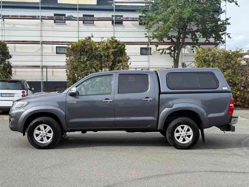 Toyota Hilux 3.0D4D Aut. City 126kw - foto 12