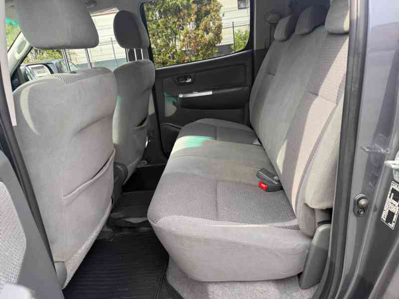 Toyota Hilux 3.0D4D Aut. City 126kw - foto 2