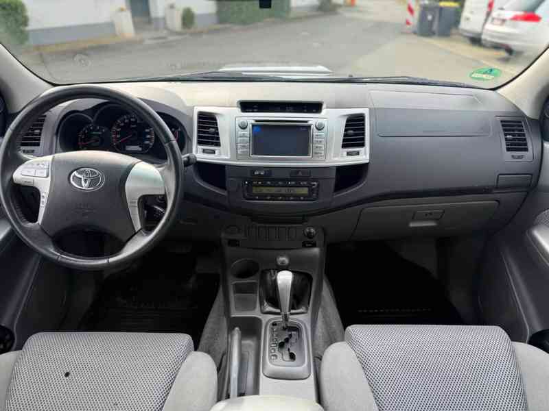 Toyota Hilux 3.0D4D Aut. City 126kw - foto 3