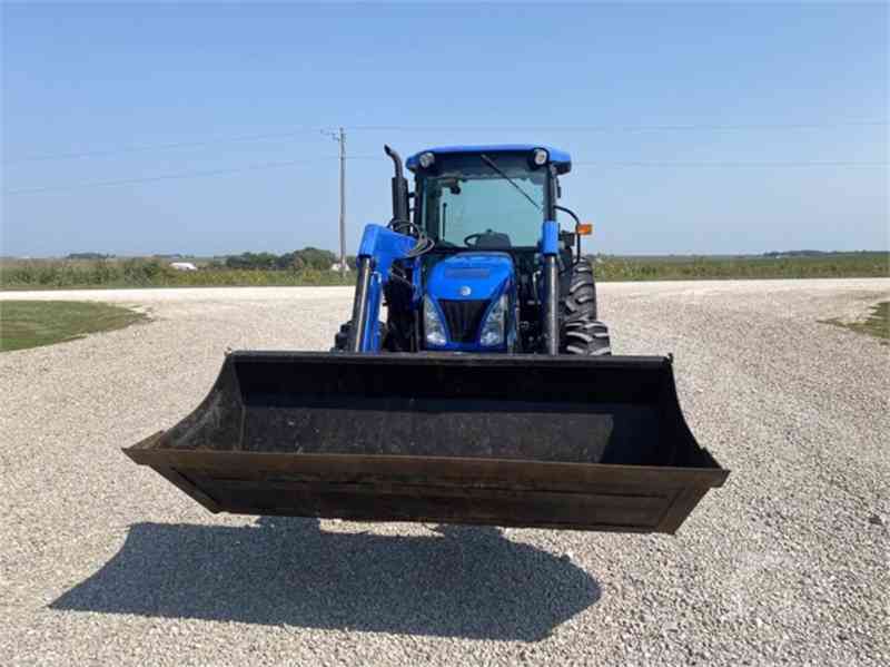 Traktor NEW HOLLAND T4040 - foto 2