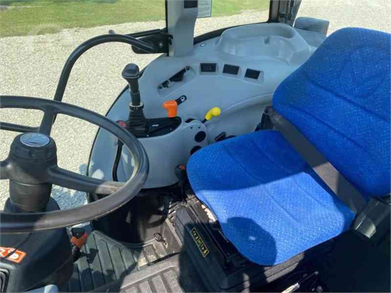 Traktor NEW HOLLAND T4040 - foto 7