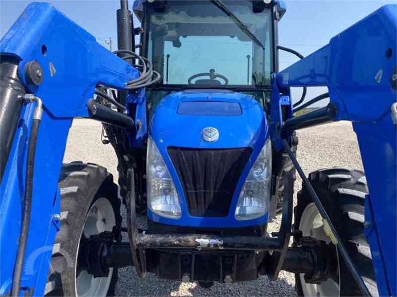 Traktor NEW HOLLAND T4040 - foto 3