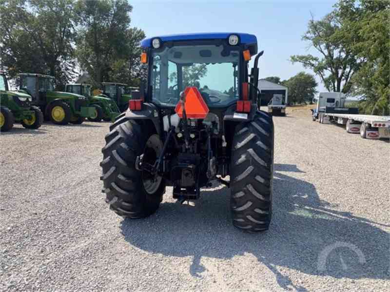 Traktor NEW HOLLAND T4040 - foto 5