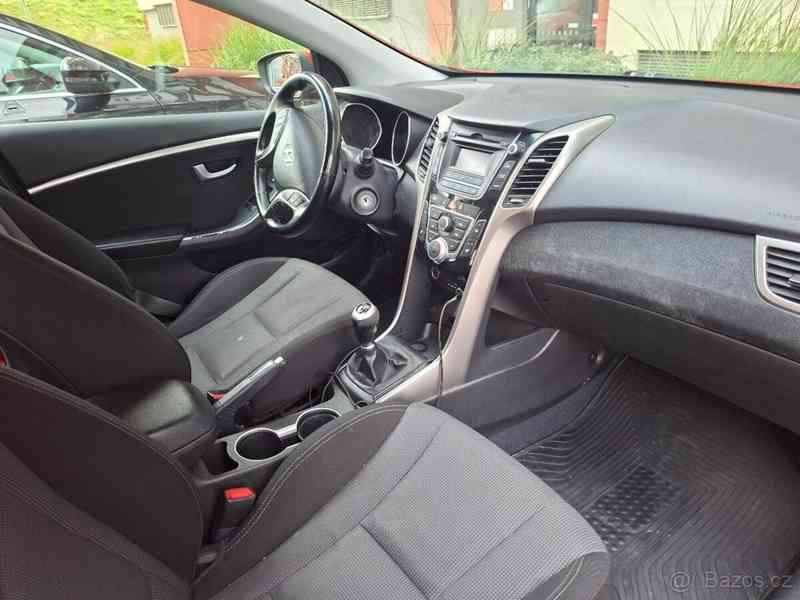 Hyundai i30 1,6   2013 ročník, 99Kw, 1.6 benzín - foto 12
