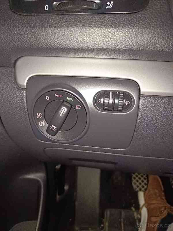 Volkswagen Golf 1,6   TDI - foto 14