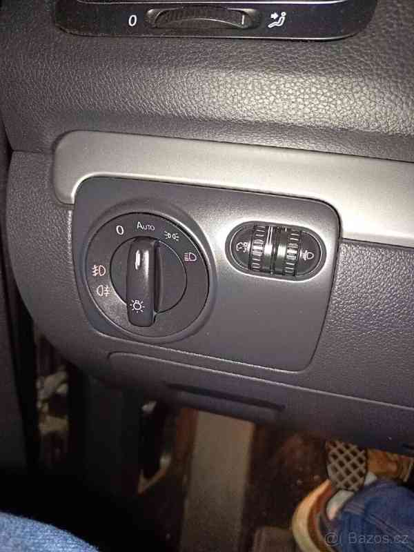 Volkswagen Golf 1,6   TDI - foto 4