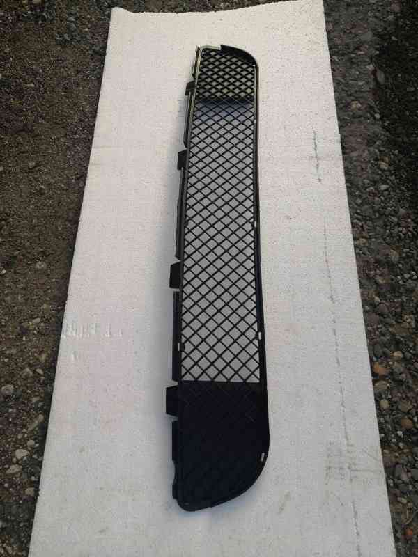 BMW E39 M5 - středová mřížka nárazníku. - foto 3