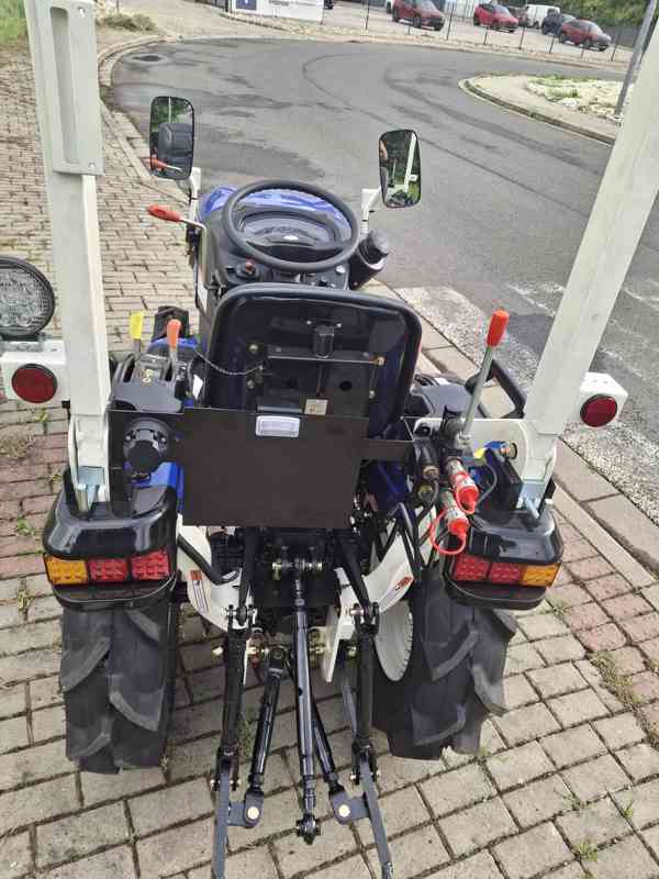 Tauros ZX25b 4x4 (až 30 koní) - foto 3