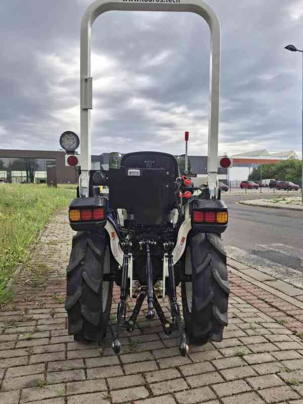 Tauros ZX25b 4x4 (až 30 koní) - foto 7
