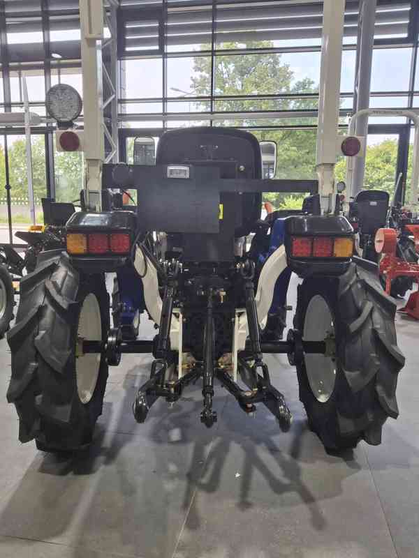 Tauros ZX25b 4x4 (až 30 koní) - foto 10